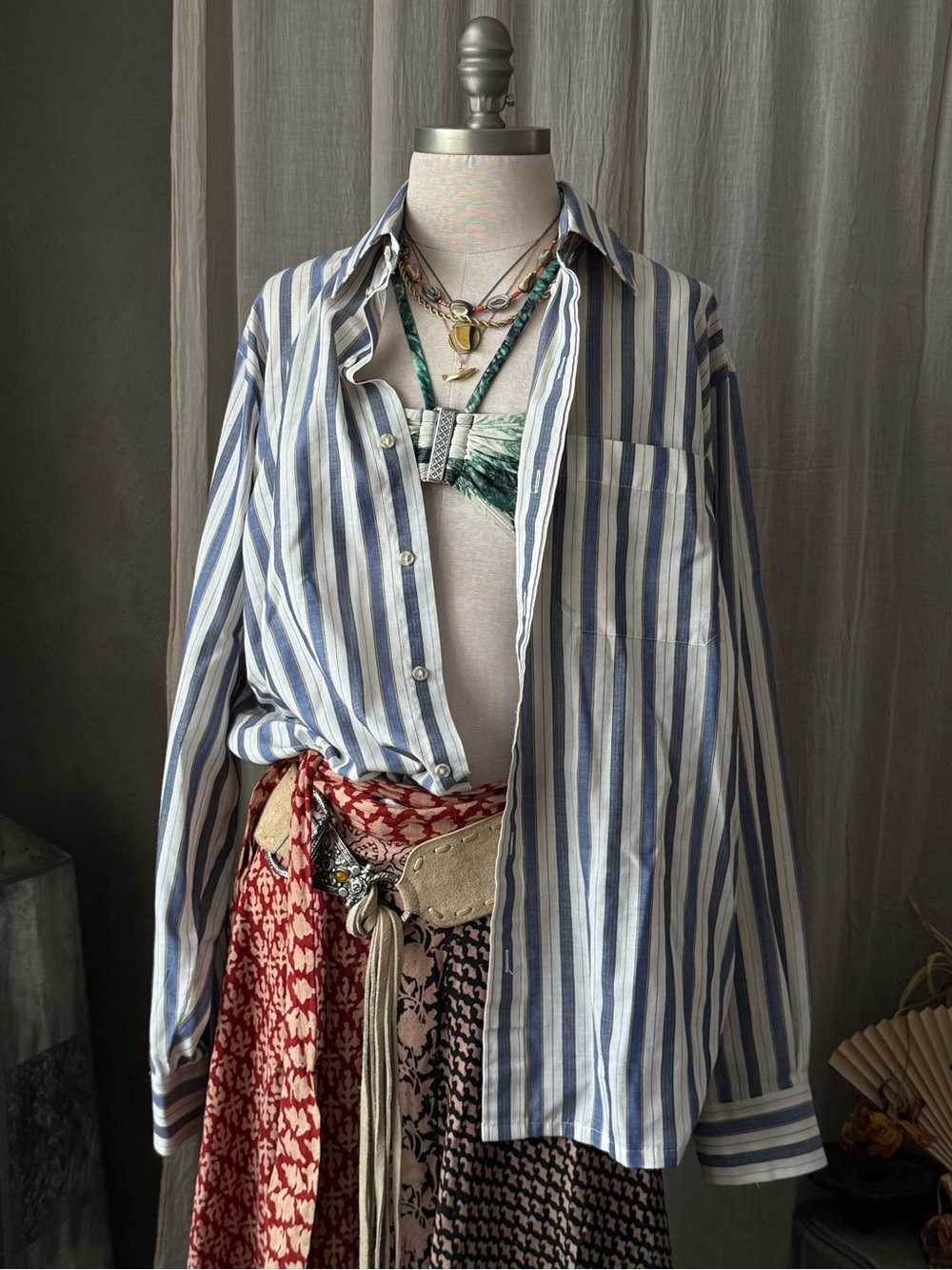 Vintage 90s blue and white striped button up long sleeve dress shirt